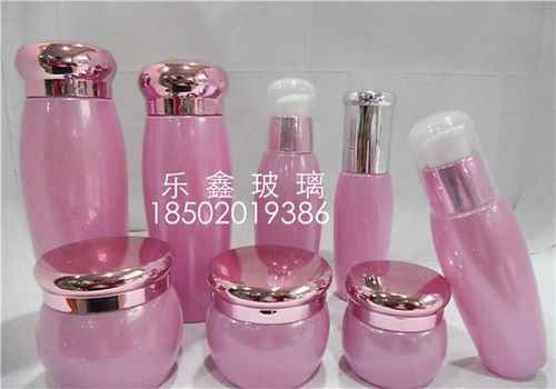 漂亮的化妆品瓶子,红色的化妆品瓶子,化妆品眼霜瓶子